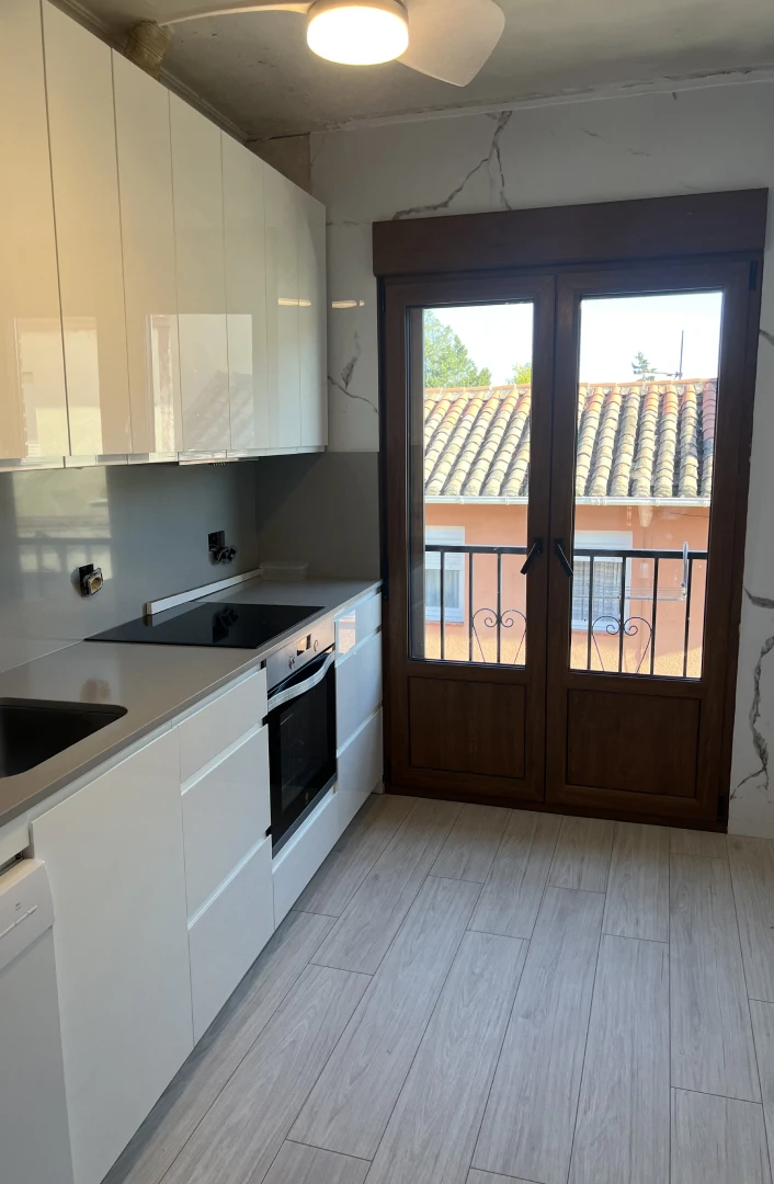 cocina_valencia_don_juan_leon_marmol_blanco_reforma_rapida_5_1x