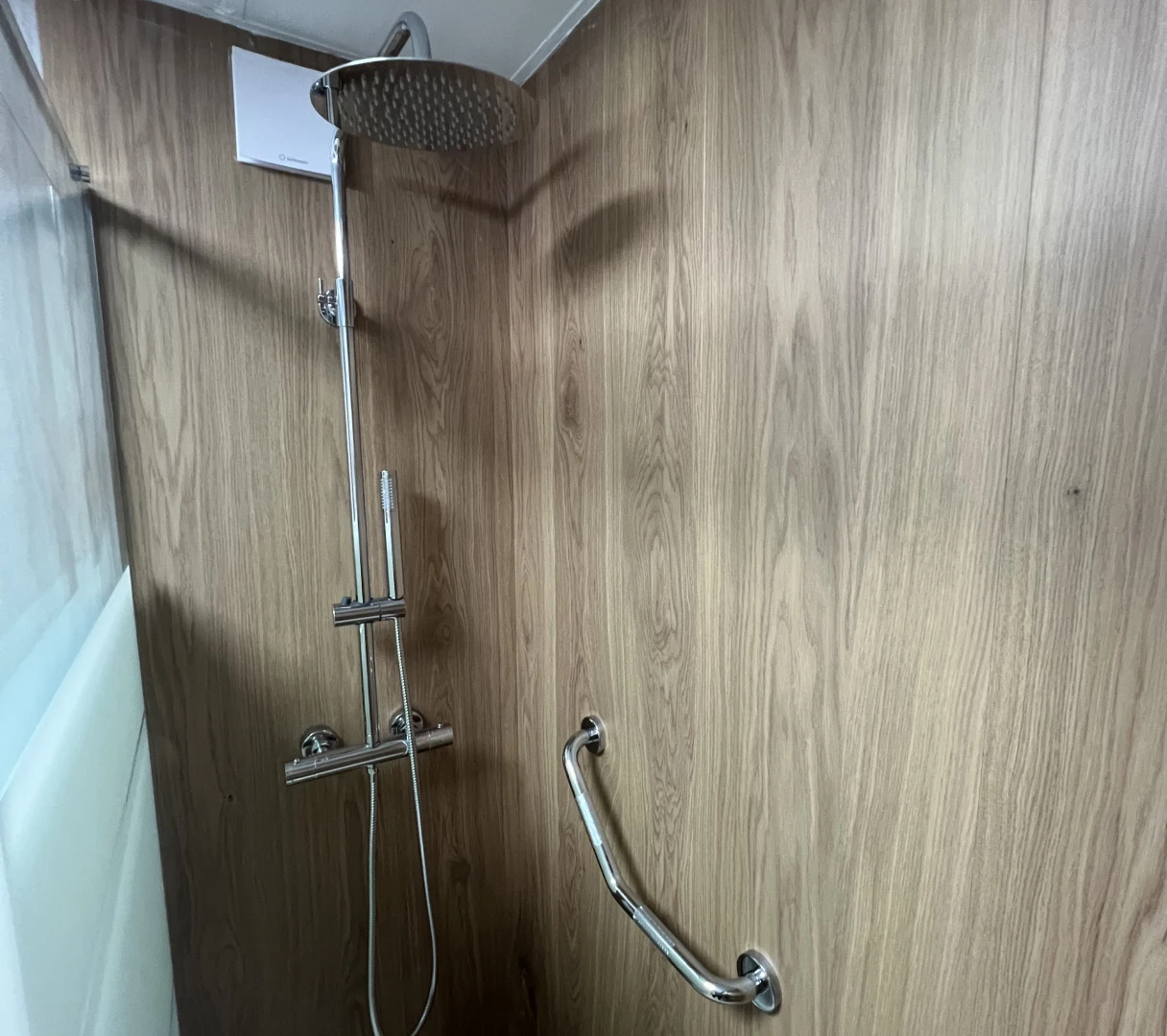 reforma_ba_o_alejandro_gris_ducha_madera_moderno_5_1x